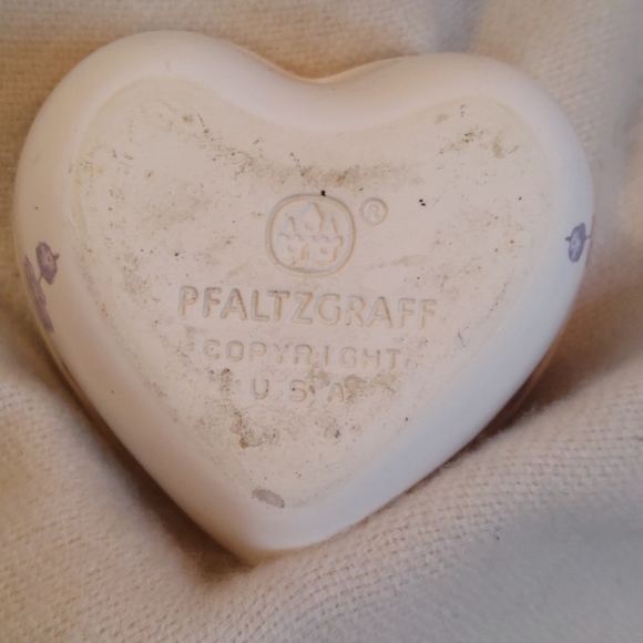 𝅺pfaltzgraff April Pattern Heart Shaped Stoneware - Picture 5 of 6